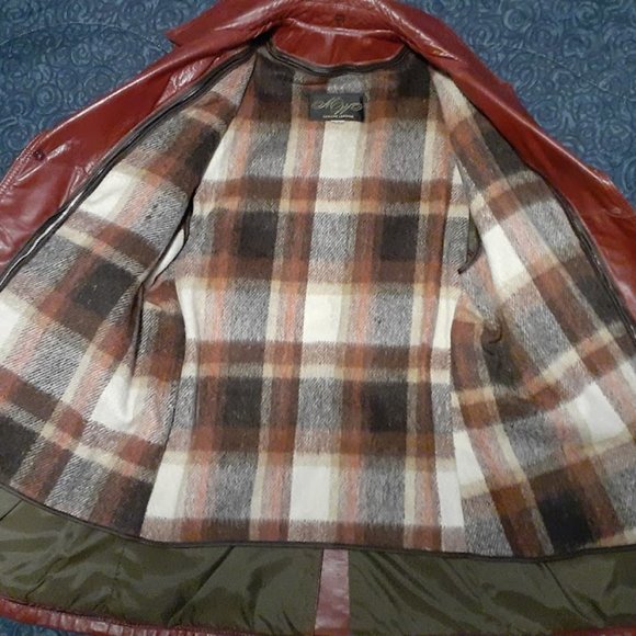 MW (Montgomery Ward) 100% Leather Coat - Picture 3 of 5